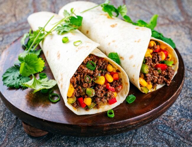 zuckermais_burritos_mit_fleisch_paprika_kräuter | © stock.adobe.com