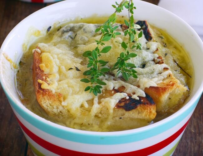 französische_zwiebelsuppe_rezept | © adobe.stock.com