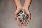 kies_2_bis_8_mm_handbild | © Outbay.de